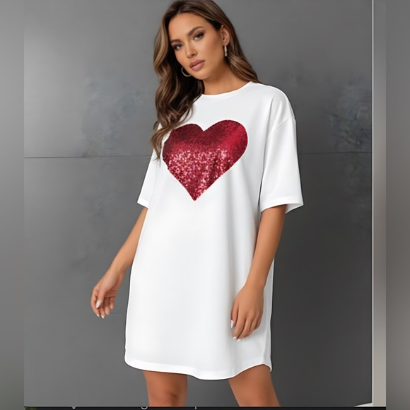 Oversized Heart Sequin Drop Shoulder Tee - Picture 3 of 7